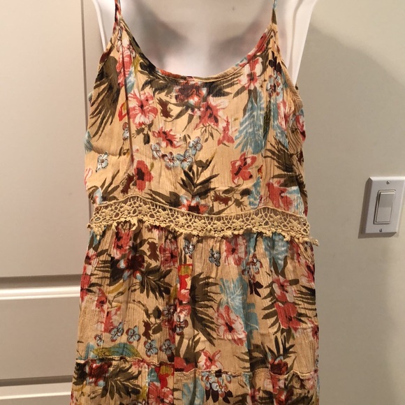 Size large dress. Excellent condition Label cut out. - Picture 4 of 6